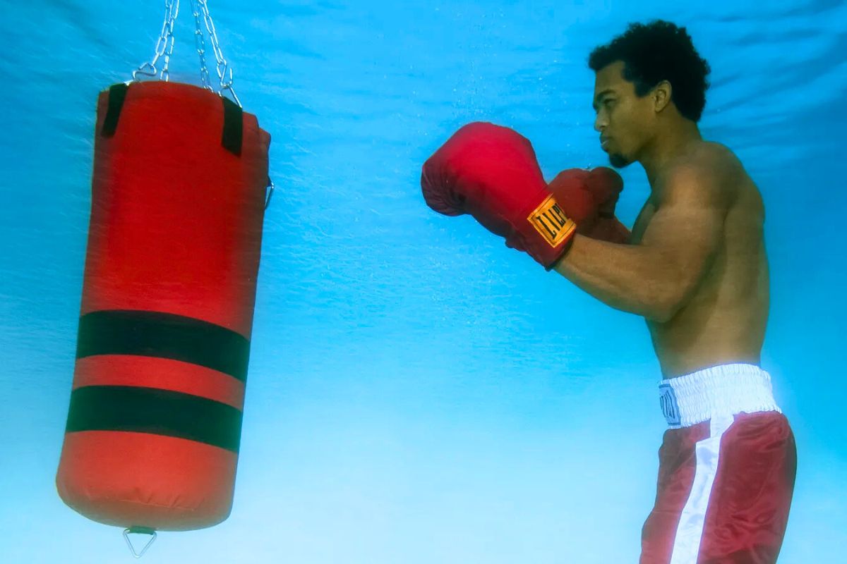 Aquaboxing : ce sport dans l’eau aide à perdre du poids, réduire le stress et se muscler