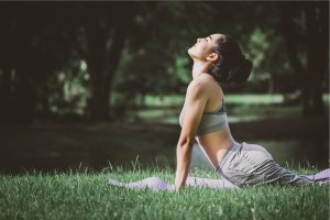 7 postures yoga pour relâcher la pression et se détendre